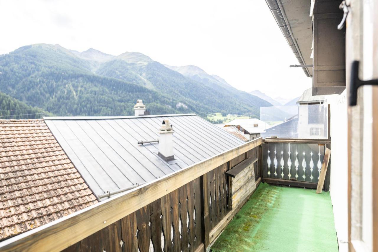 Vila Chasa Broel Ferienhaus Mitten In Ardez Exteriér fotografie