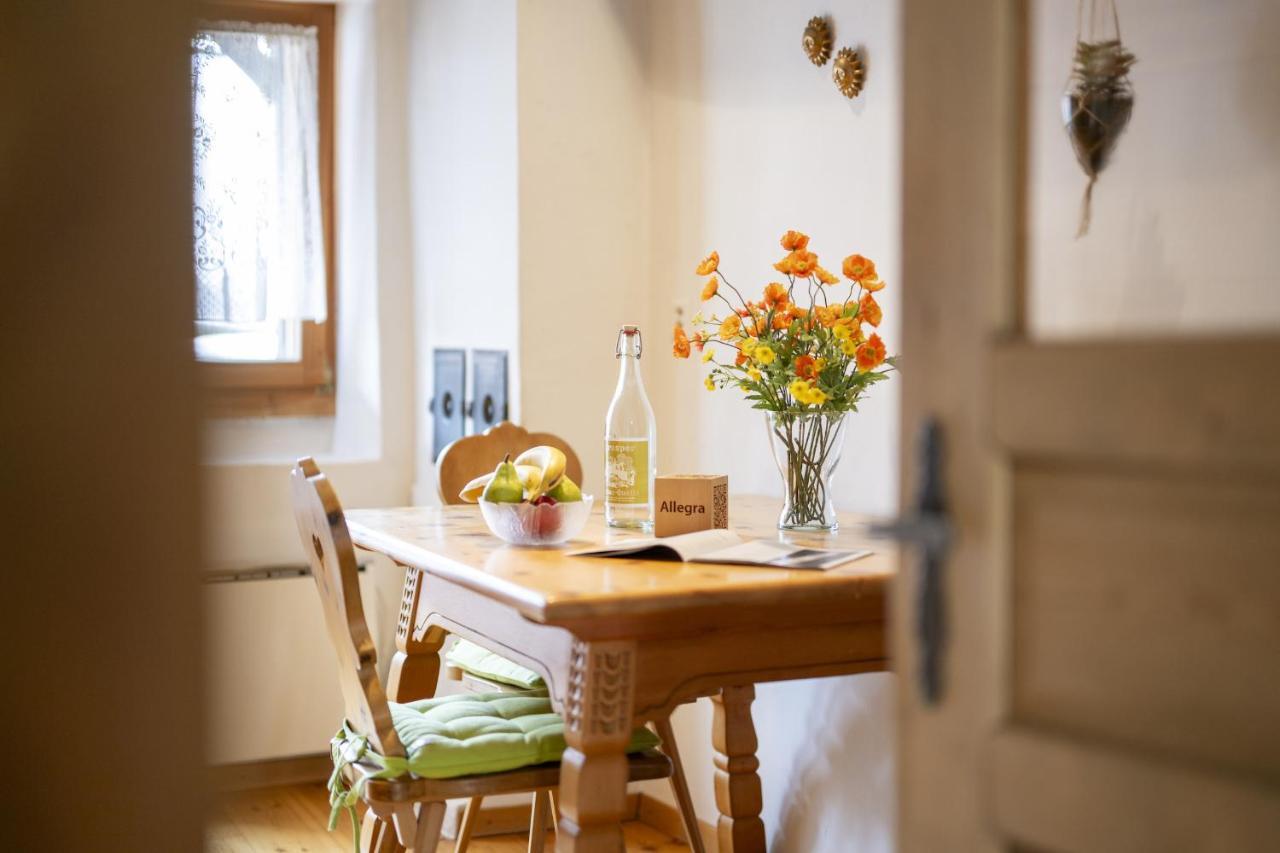 Vila Chasa Broel Ferienhaus Mitten In Ardez Exteriér fotografie